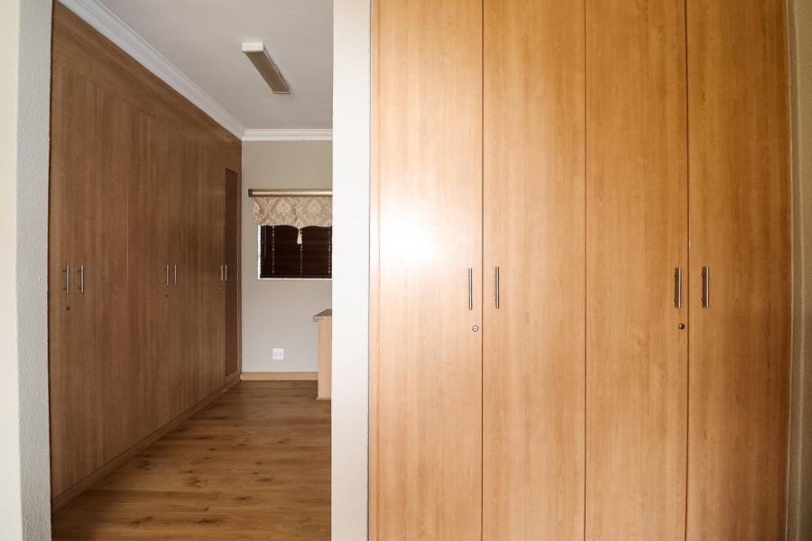 To Let 3 Bedroom Property for Rent in Flamwood North West